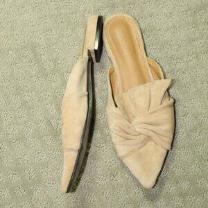Mitju Women's Size 8 Faux Suede Cream Tied Pointed Toe Mule Flats